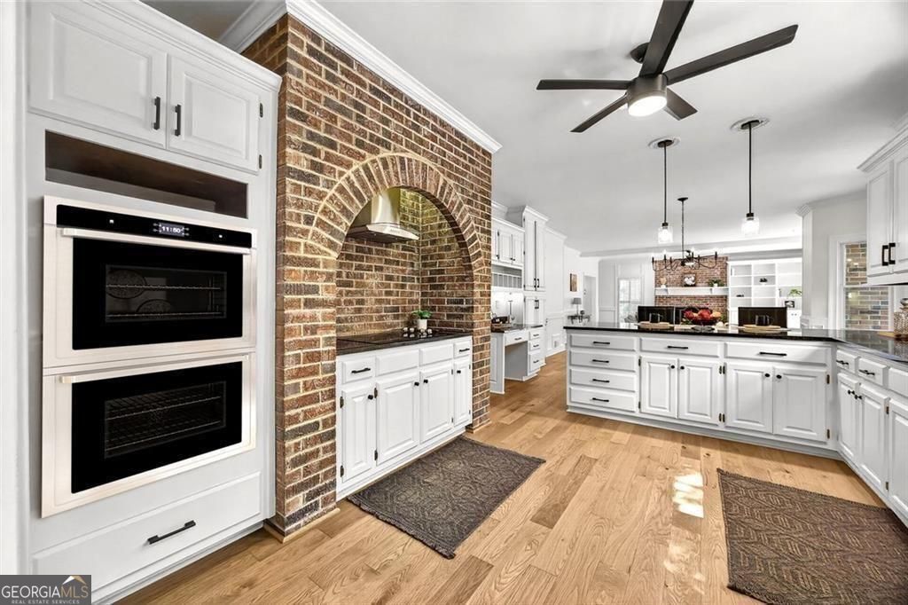 1211 Bridgewater WALK