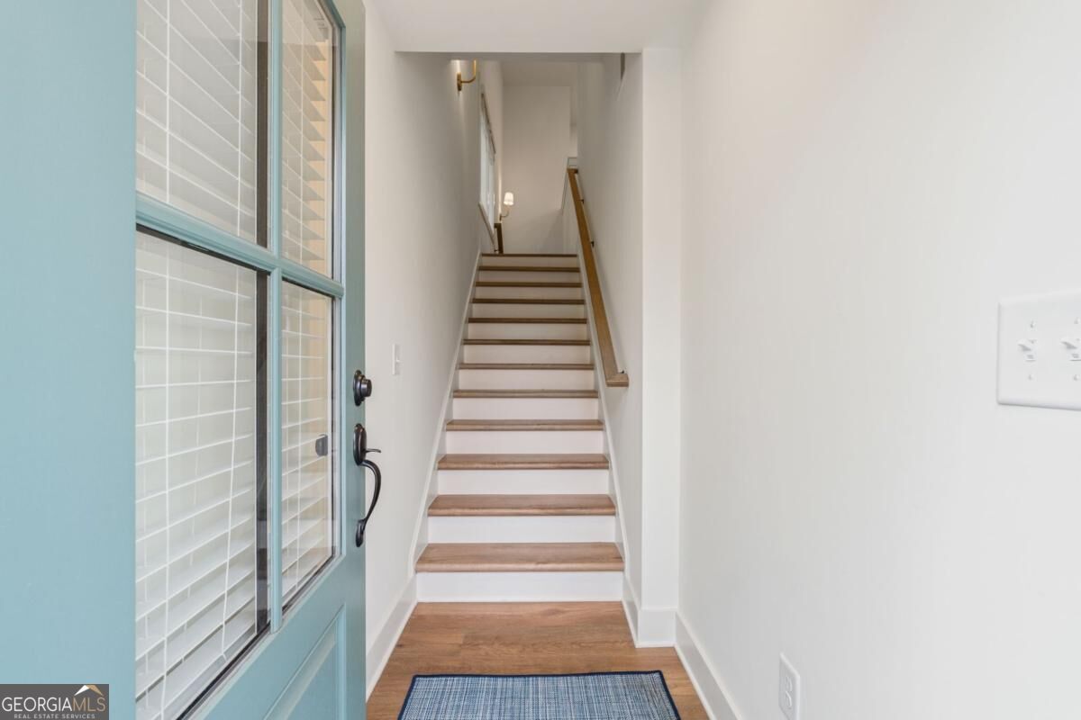 102 Pinecone PKWY