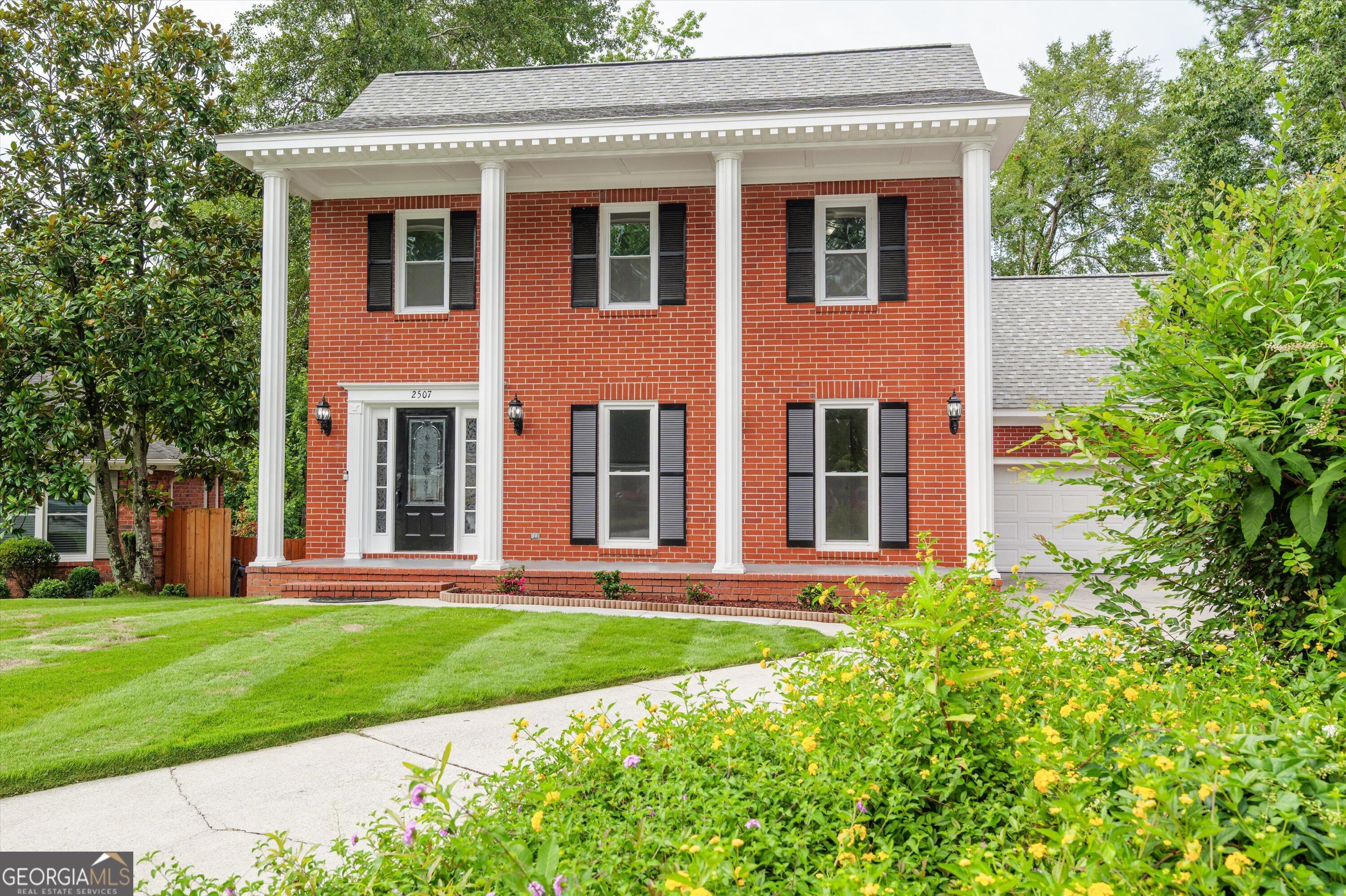 2507 Pinebluff CT