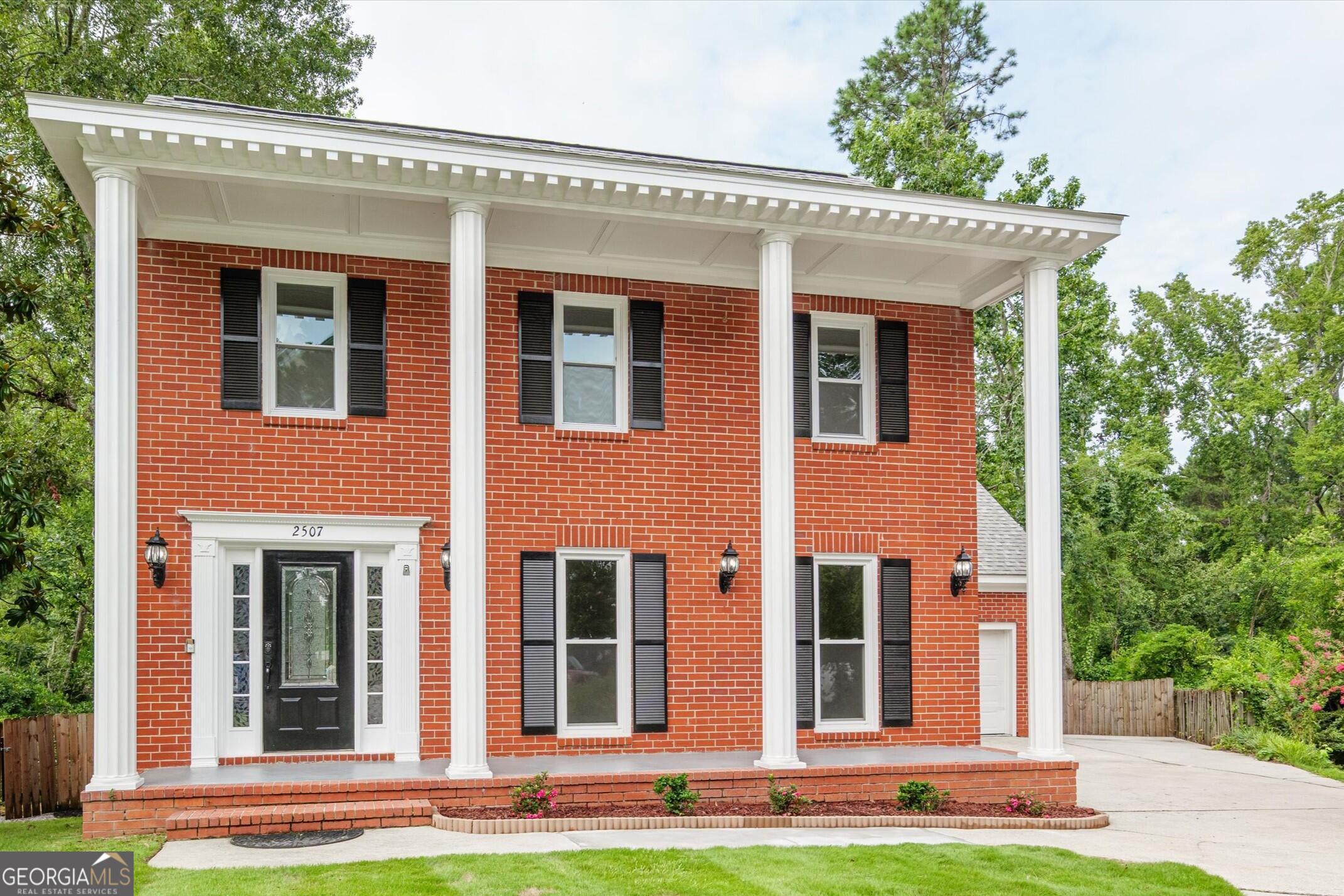2507 Pinebluff CT