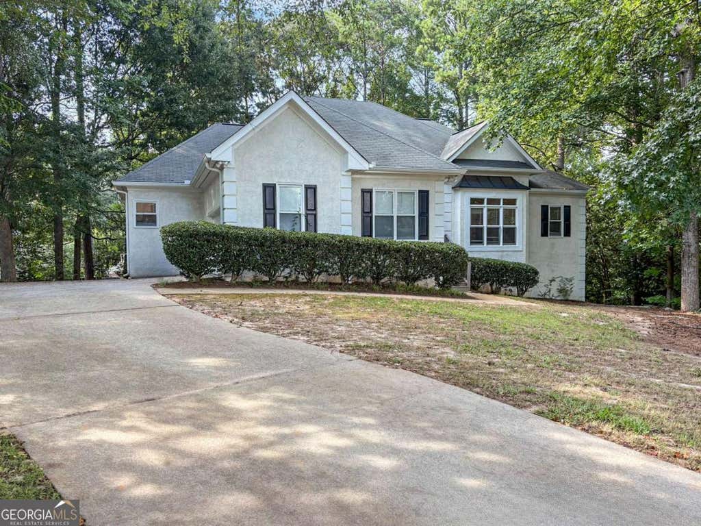 Photo of 100 Wyngate Drive, Newnan, GA 30265 (MLS # 10826167)