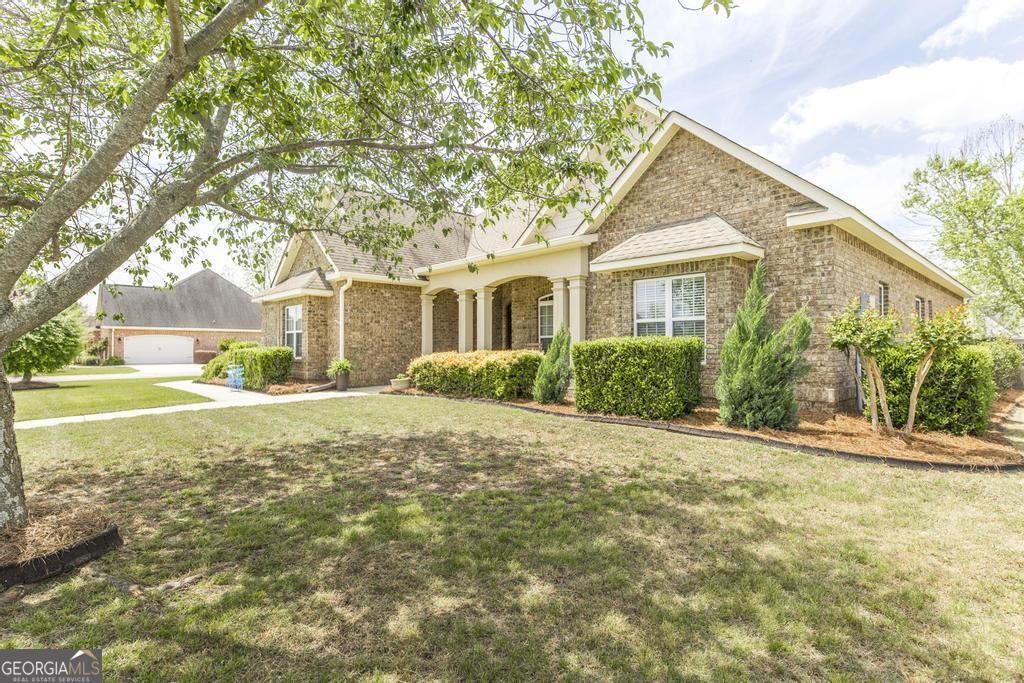 220 Norfolk CIR