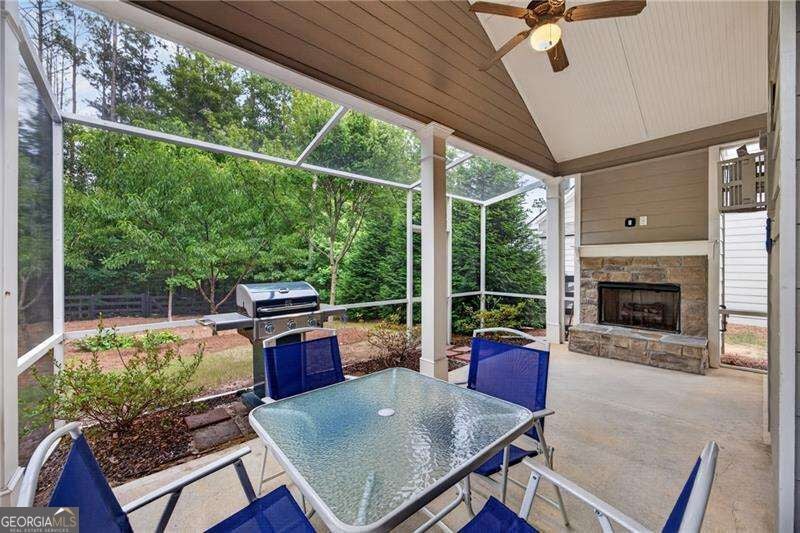235 Rosemary LNDG