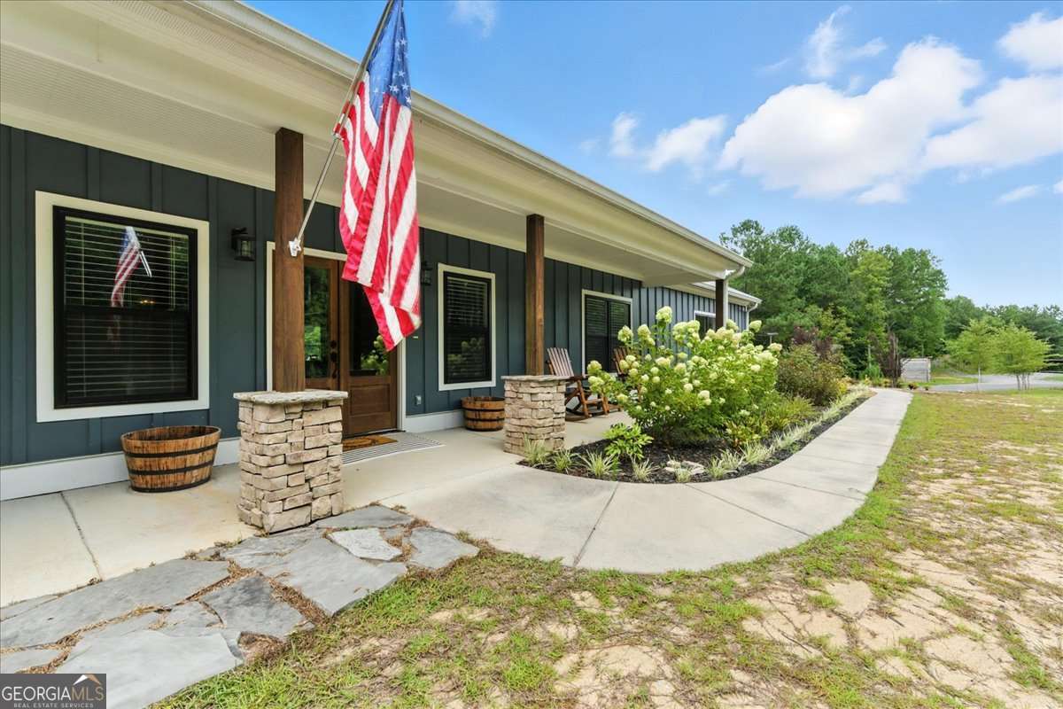 1235 Williams RD