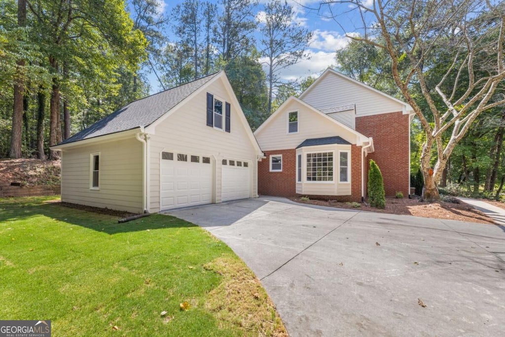 Photo of 3442 Johnson Ferry Road NE, Roswell, GA 30075 (MLS # 10850834)