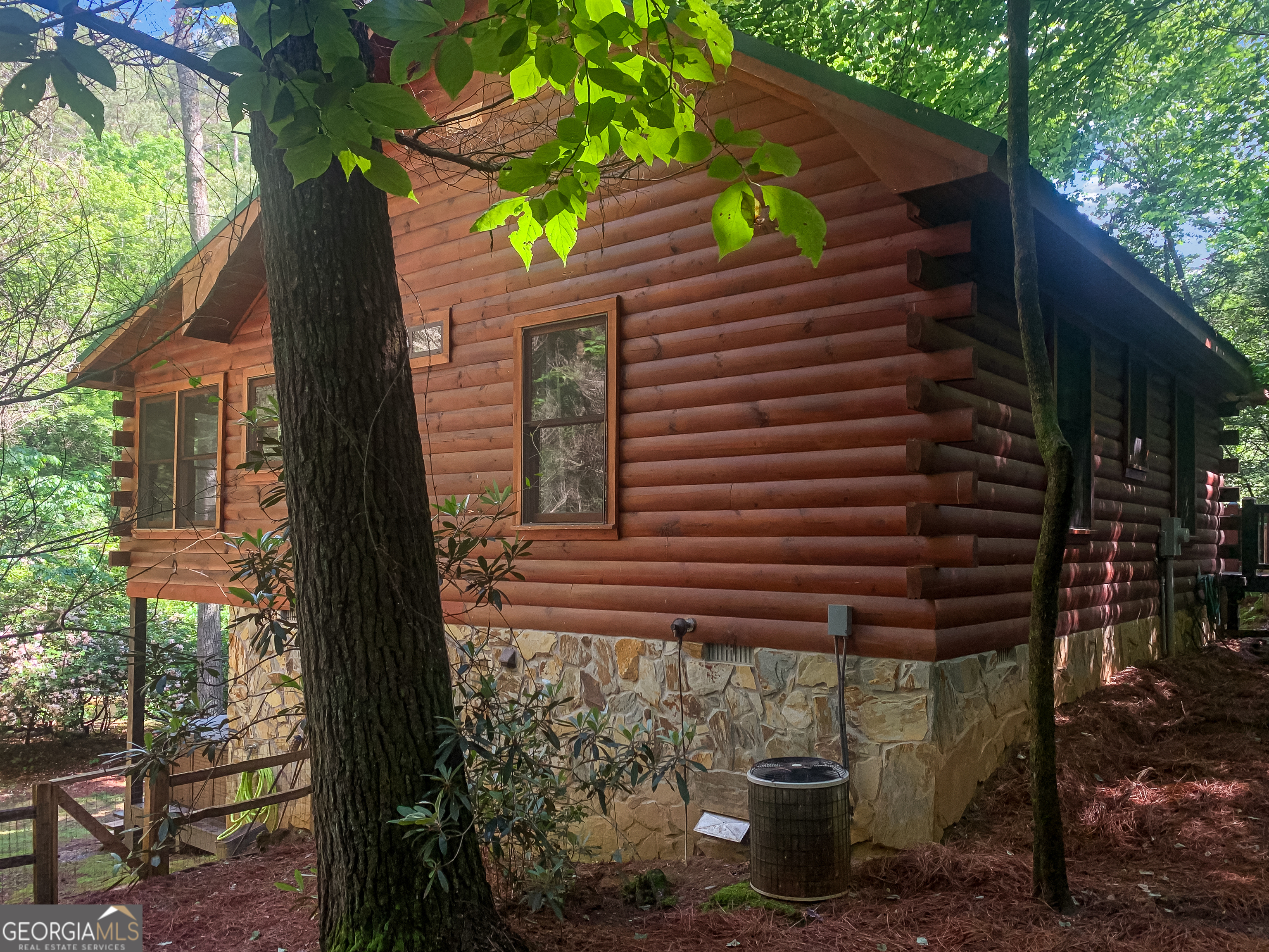 95 Riverbend CT