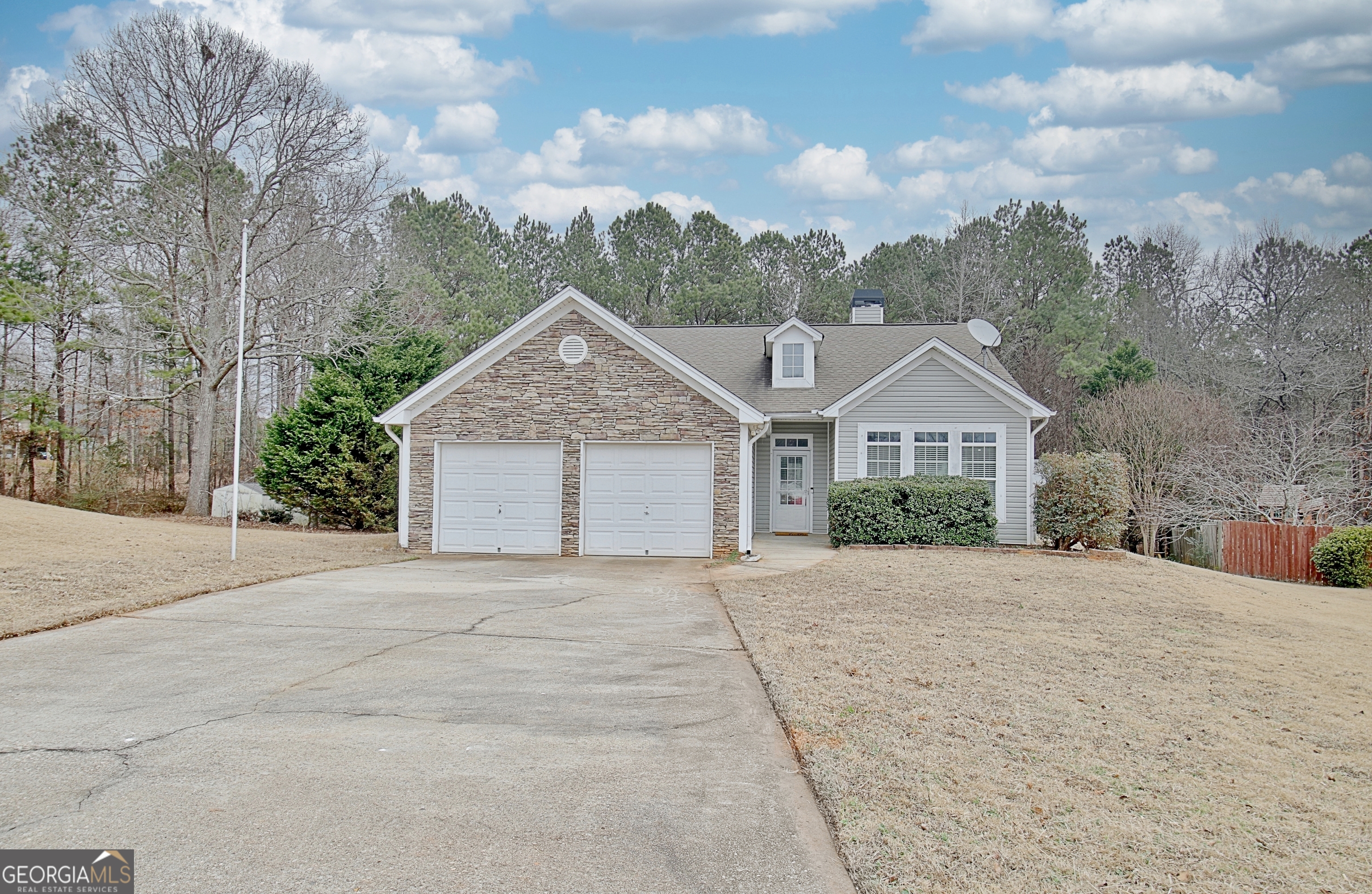 131 Meadowbrook LN