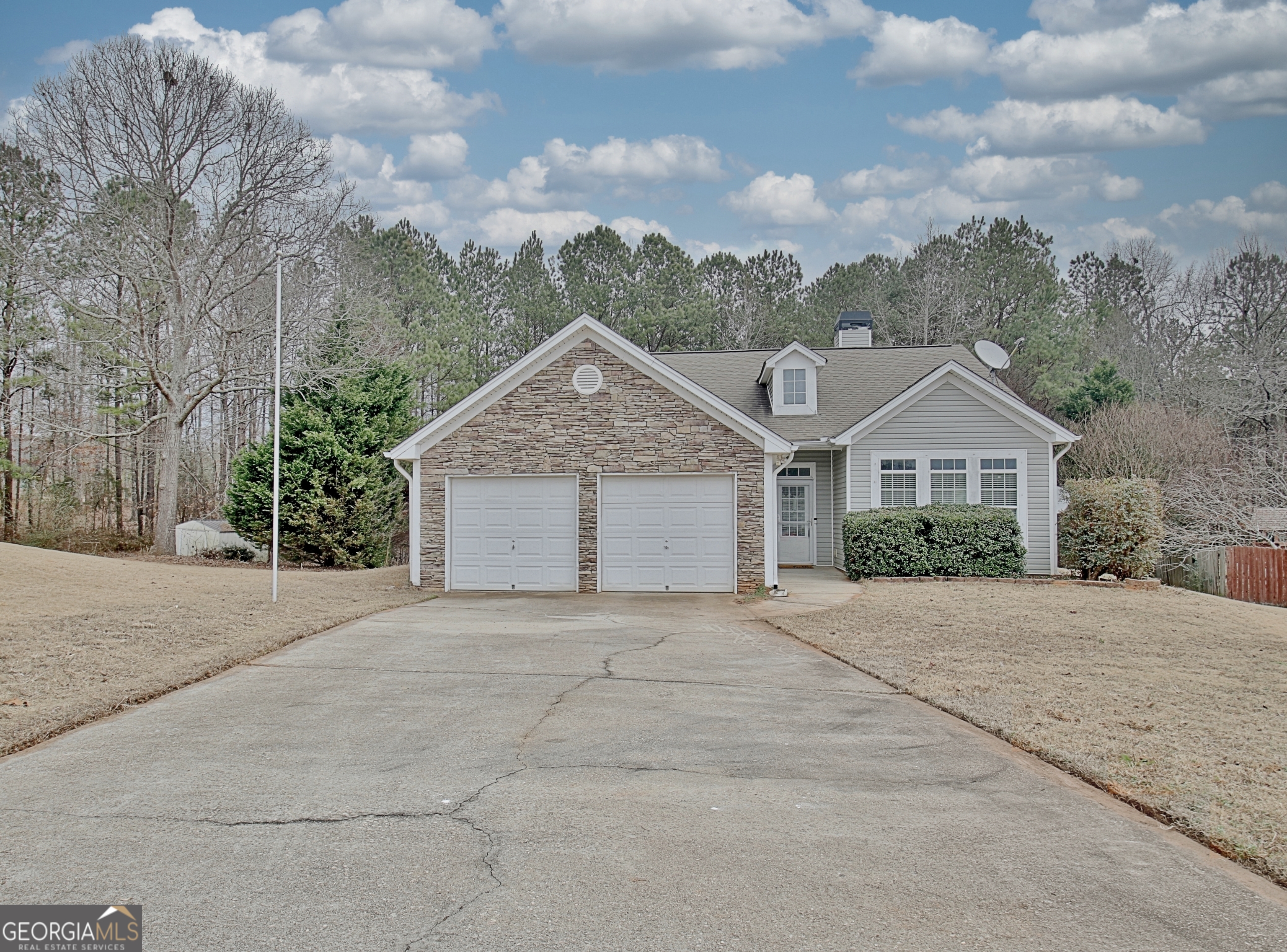 131 Meadowbrook LN