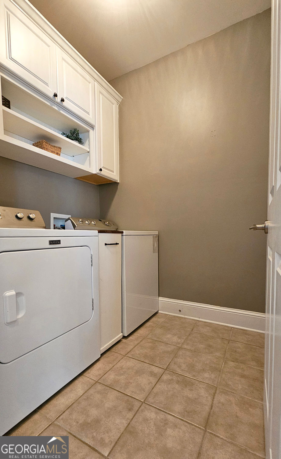 Atlanta, Georgia 30319, United States, 2 Bedrooms Bedrooms, ,3 BathroomsBathrooms,Residential,Active,88099