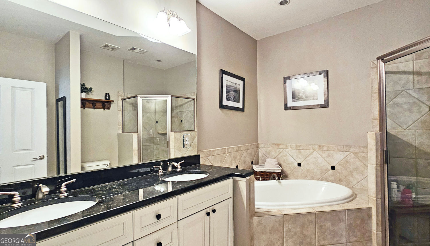 Atlanta, Georgia 30319, United States, 2 Bedrooms Bedrooms, ,3 BathroomsBathrooms,Residential,Active,88099