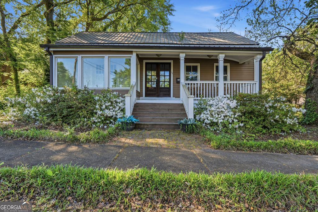 Photo of 121 E Baldwin Street, Milledgeville, GA 31061 (MLS # 10728582)