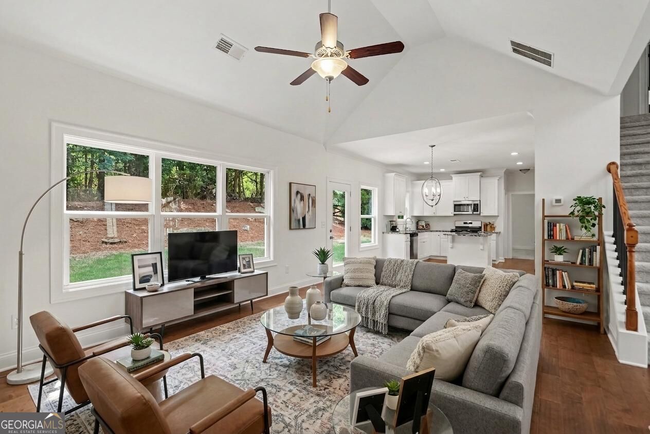 22 Azalea Lakes DR