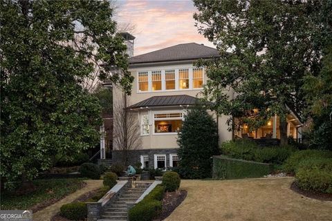 81 Peachtree CIR Atlanta GA 30309