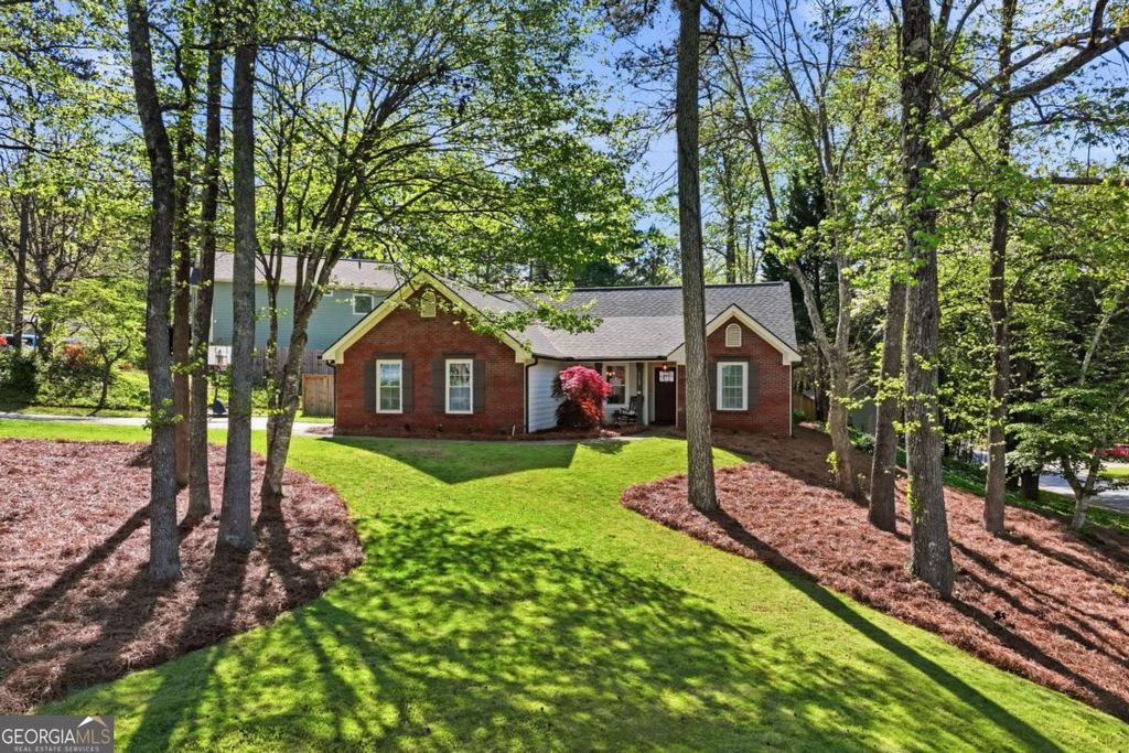 Photo of 4069 Manor Hill Place, Buford, GA 30519 (MLS # 10762962)