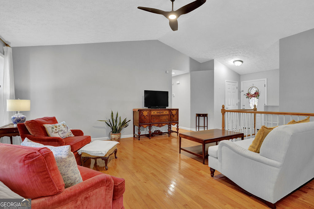 536 Bluff CT