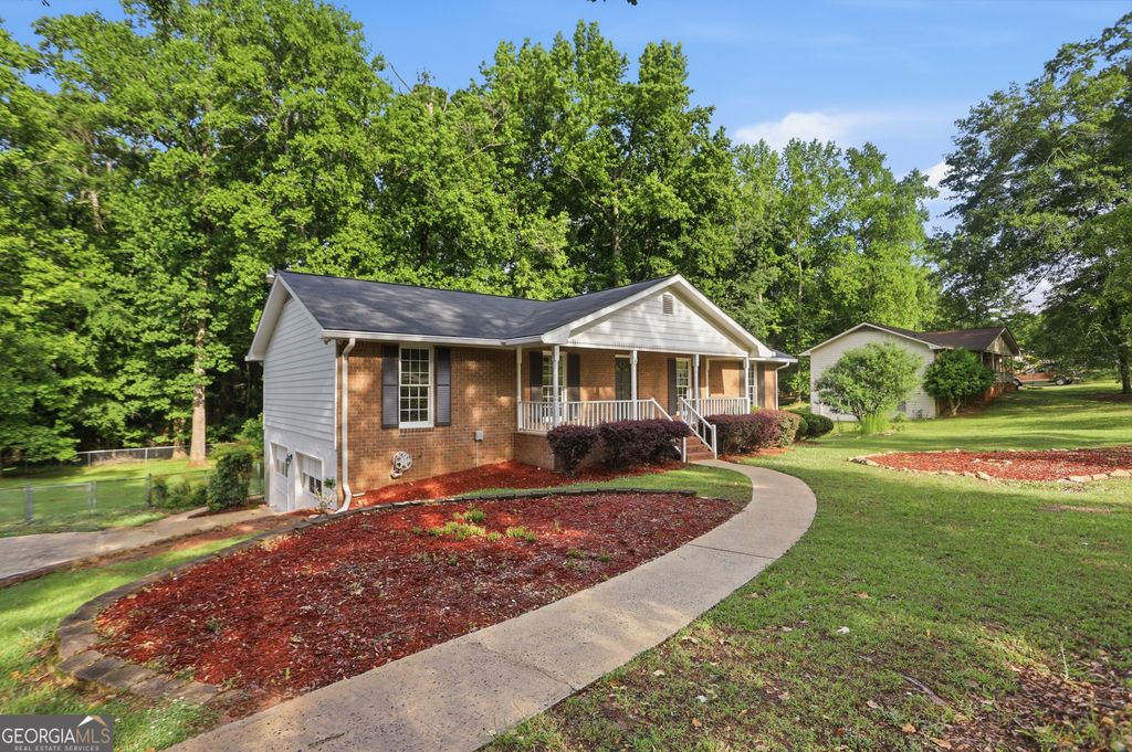 Photo of 265 Merrydale Drive, Fayetteville, GA 30215 (MLS # 10774505)