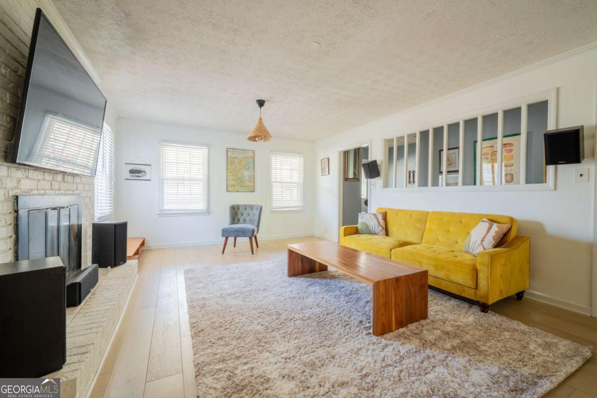 4354 Riverside DR SW