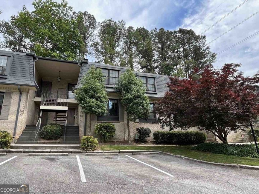 Photo of 102 La Rue Place NW, Atlanta, GA 30327 (MLS # 10873703)