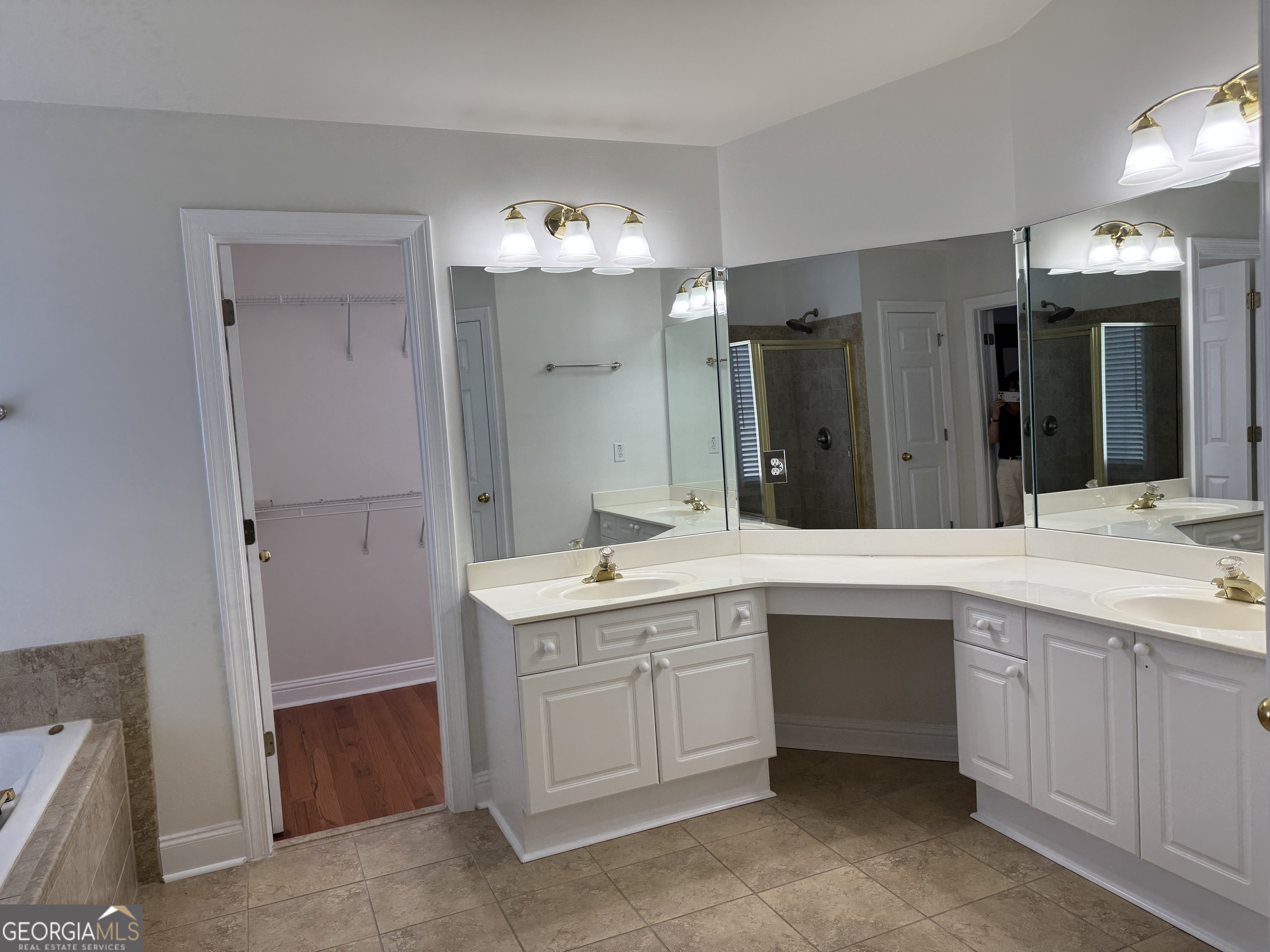 Power Pointe - Residential Lease