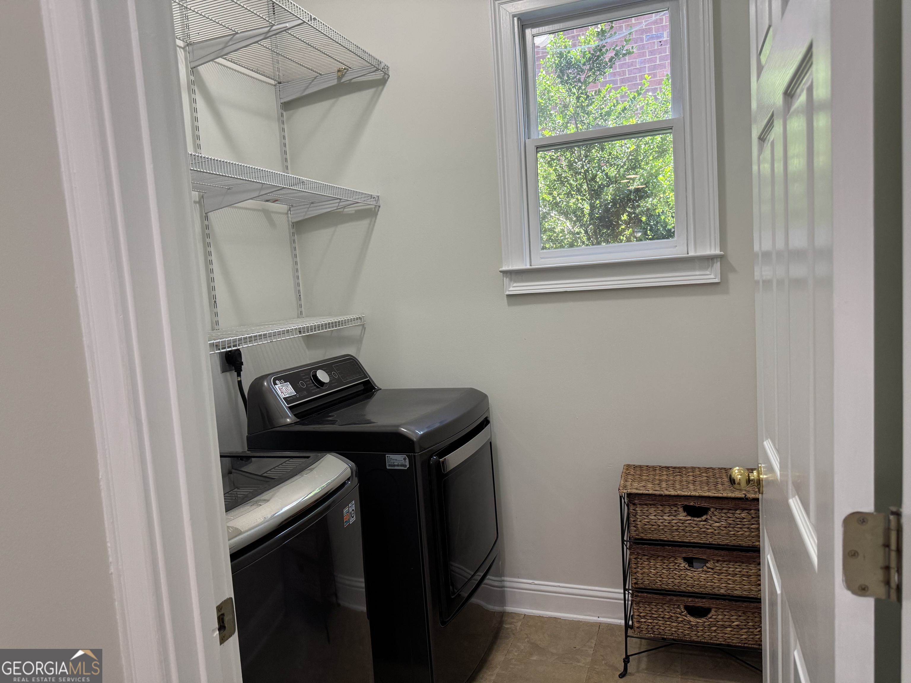 Power Pointe - Residential Lease