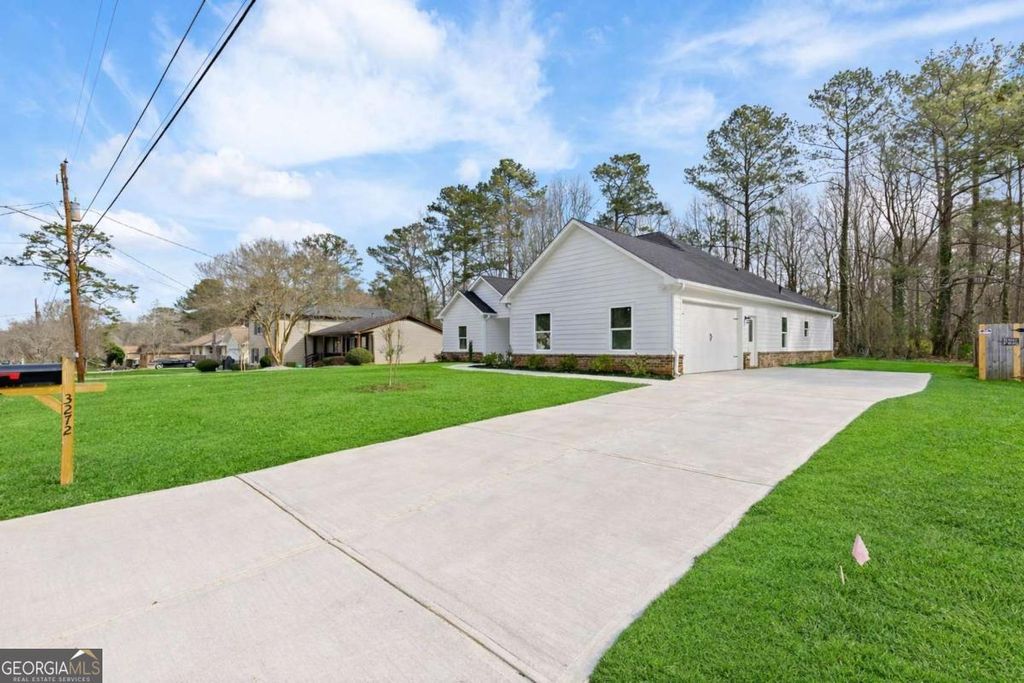 Photo of 3272 Corktree Trail, Lithonia, GA 30038 (MLS # 10686273)