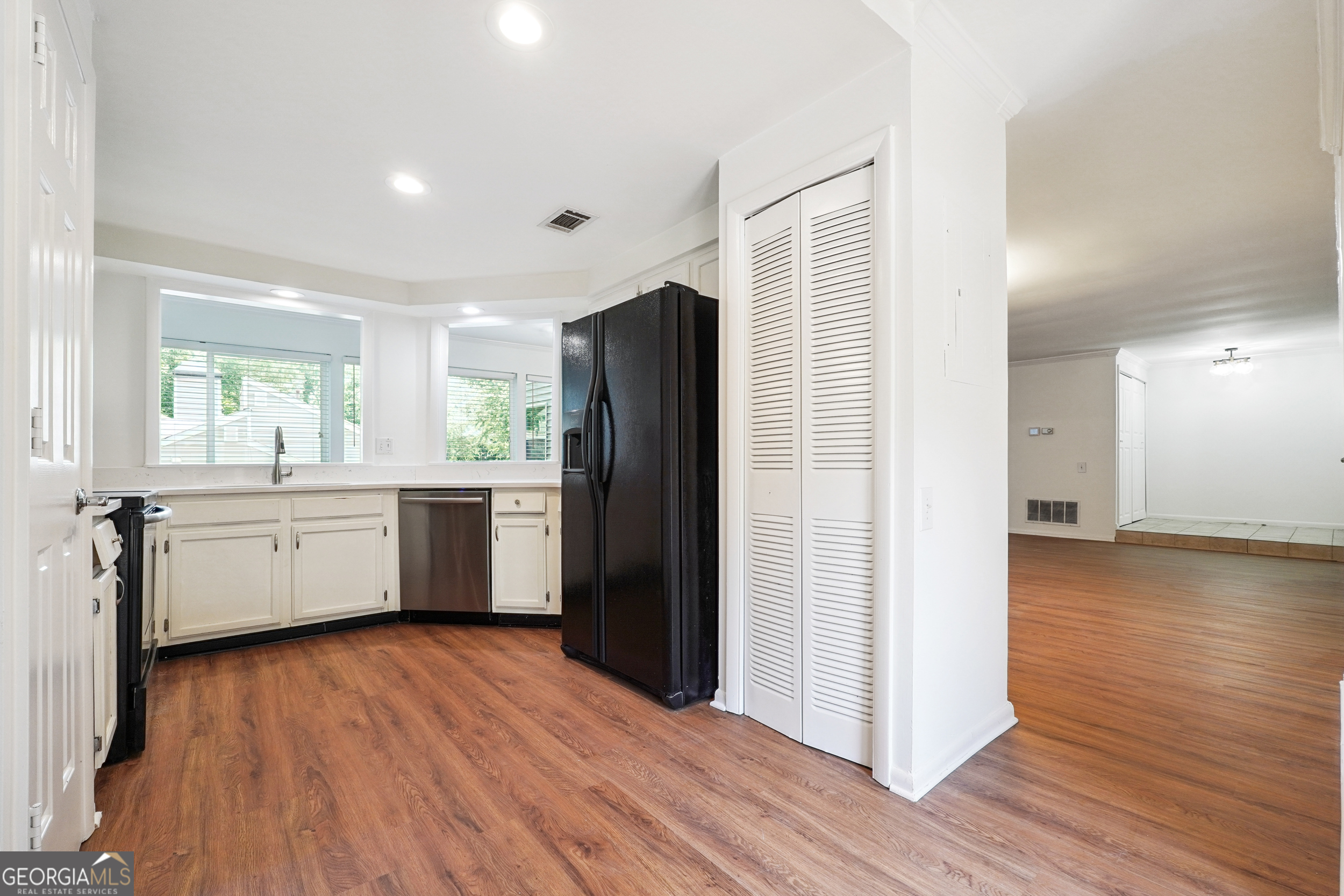30 Dunwoody Springs DR