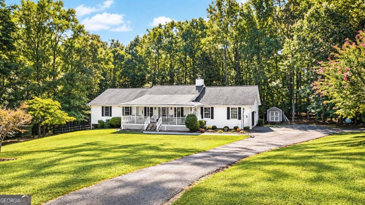 Photo 1 of 62 — 4150 Martin LN, Cumming, GA 30028