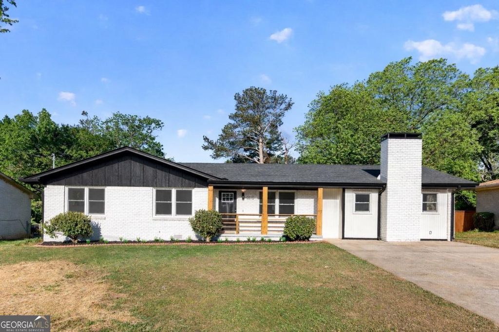 Photo of 5575 Morning Creek Circle, Atlanta, GA 30349 (MLS # 10735884)