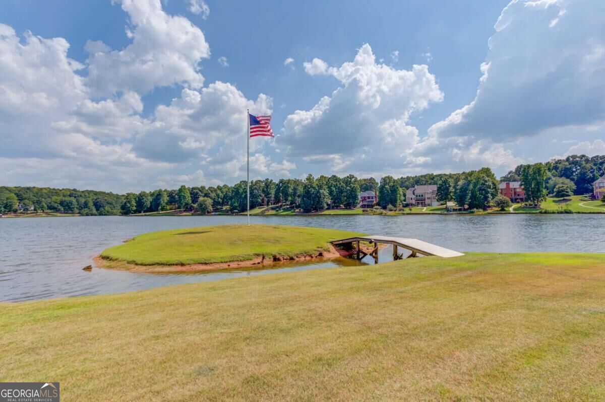 6228 Waters Edge DR