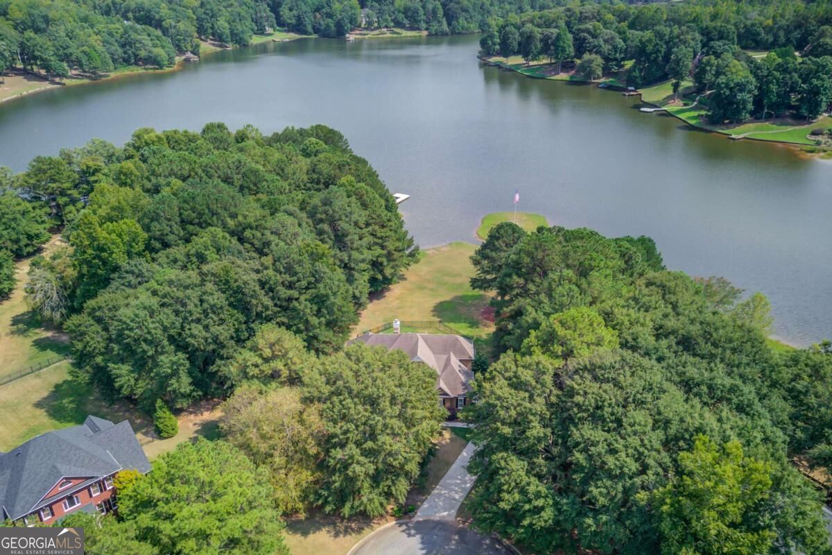 6228 Waters Edge DR
