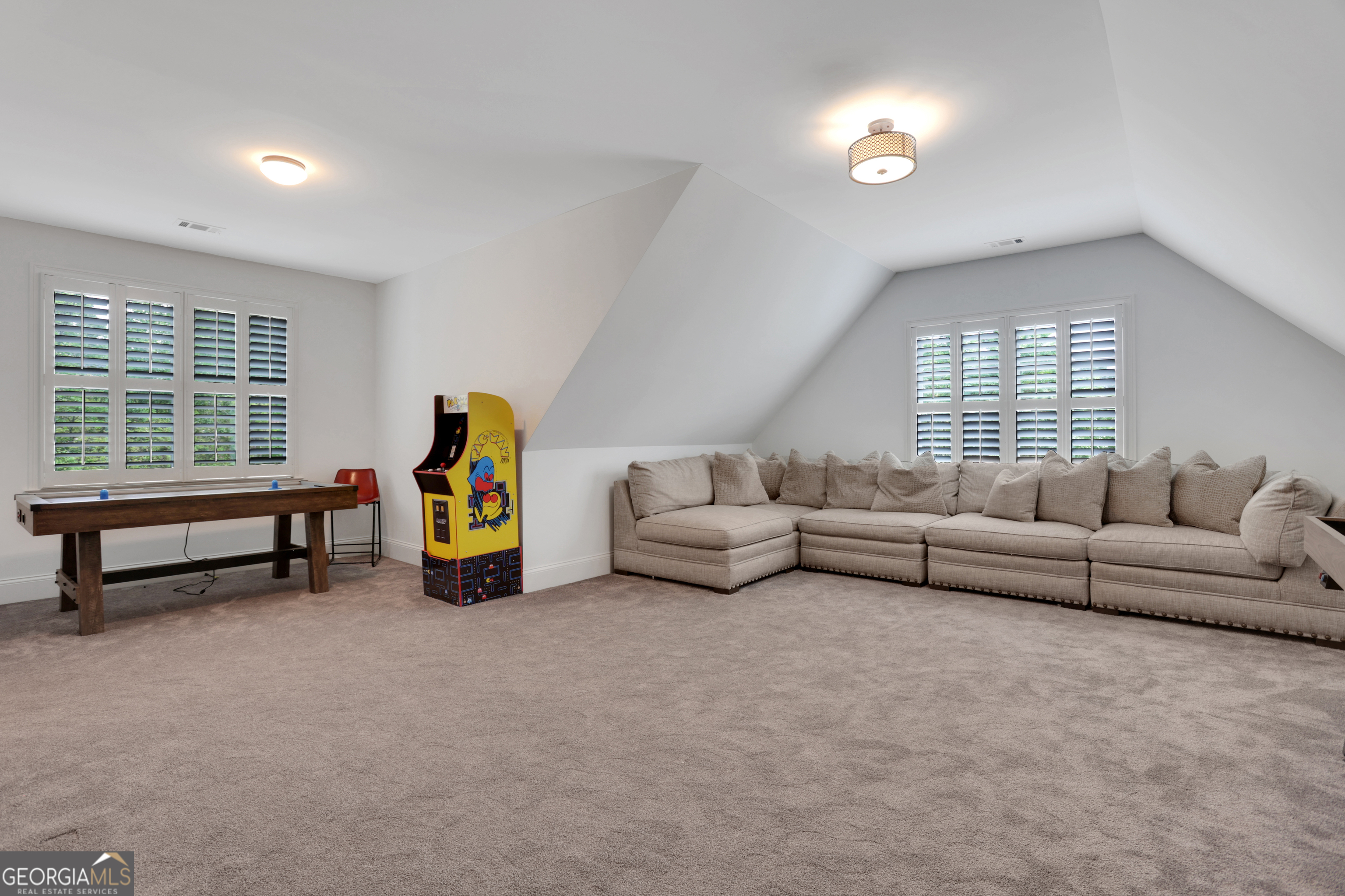 The Oaks at Mill Pond - Residential