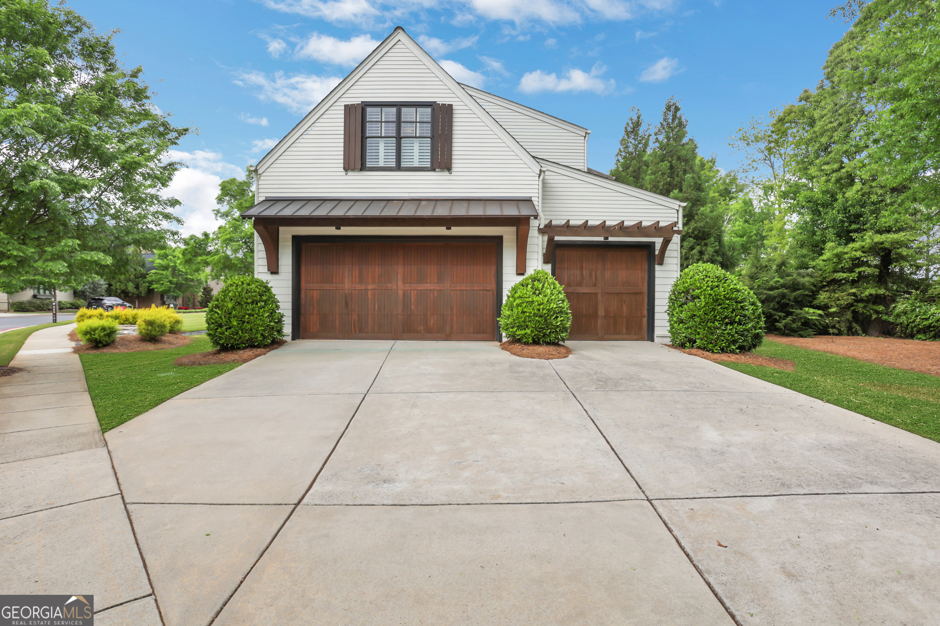 The Oaks at Mill Pond - Residential