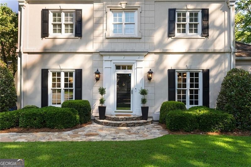 1533 Barrington CT NW