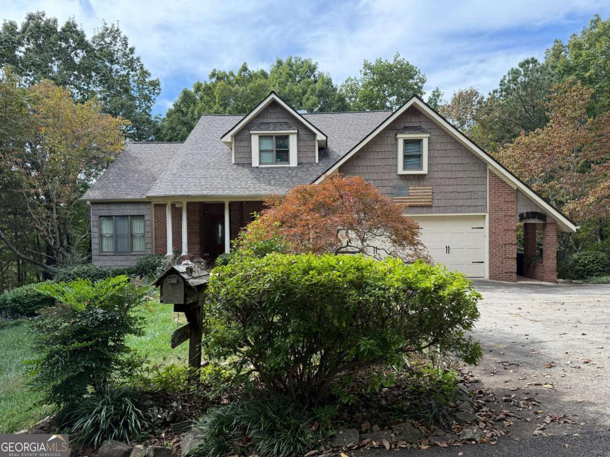 76 Remington LN