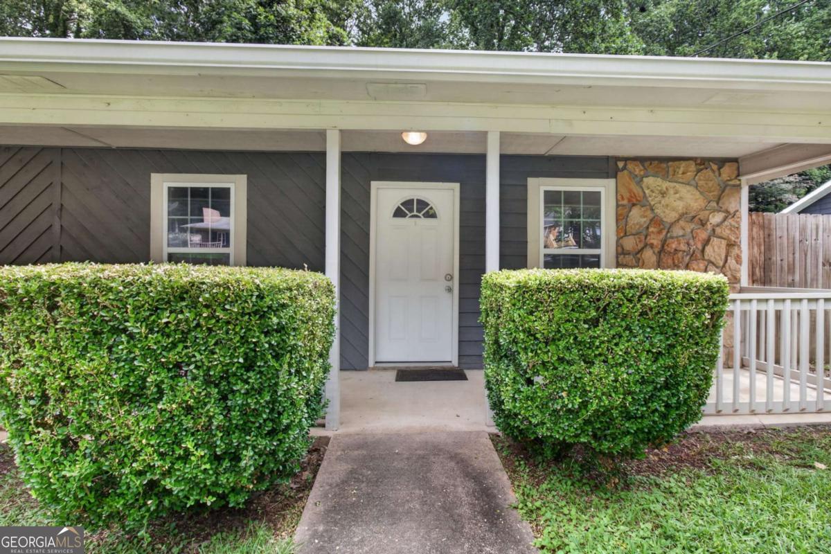 2141 Valley Oaks DR SE