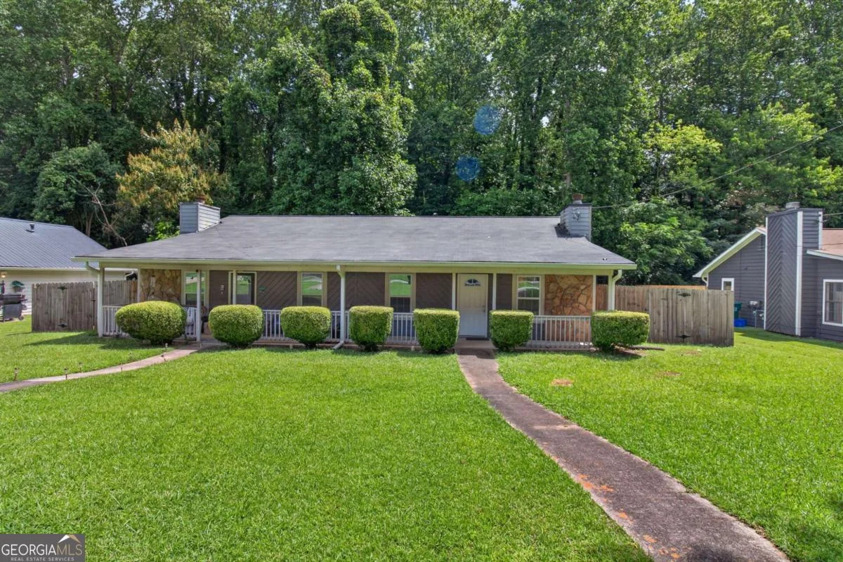 2141 Valley Oaks Drive SE