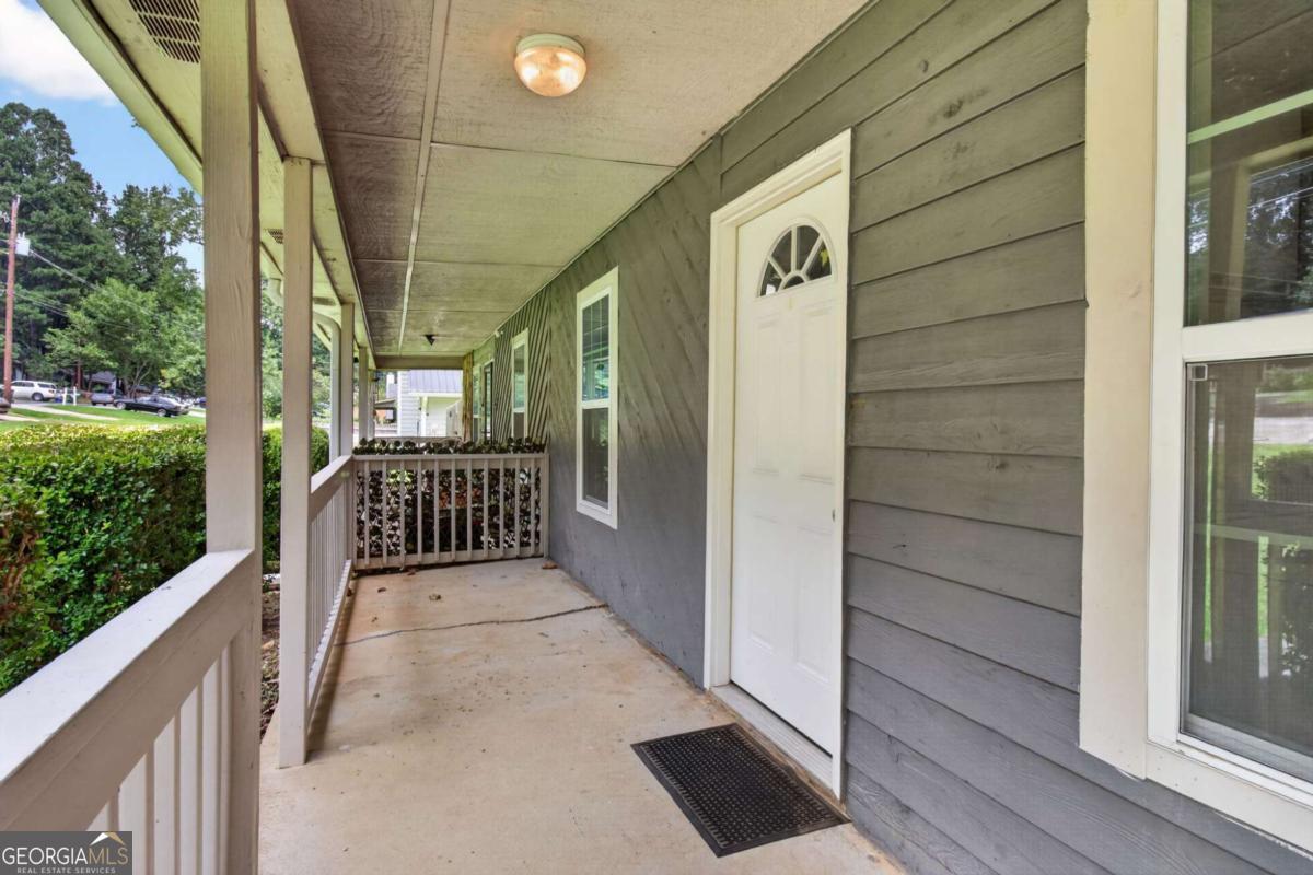 2141 Valley Oaks DR SE