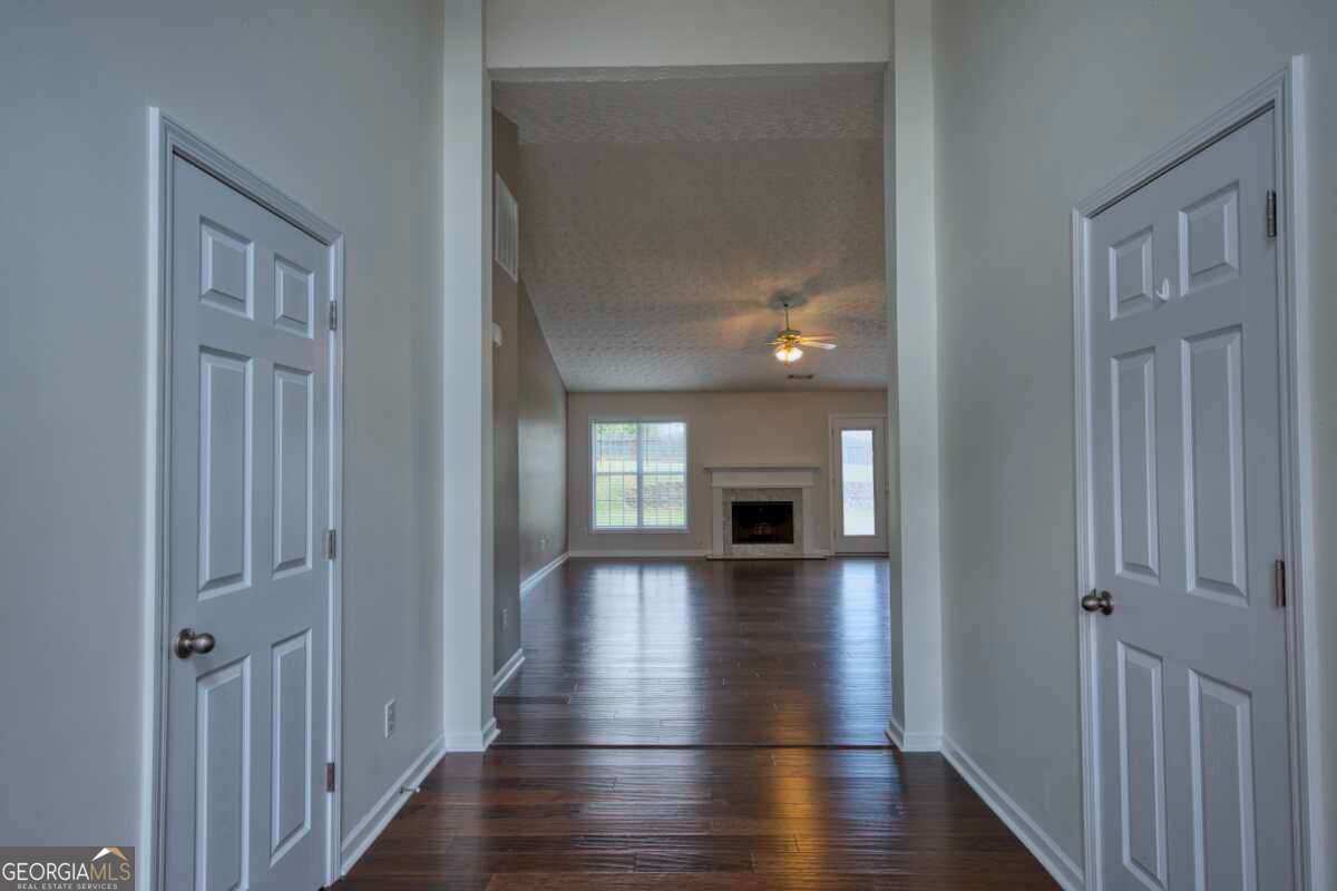 3138 Cranberry LN