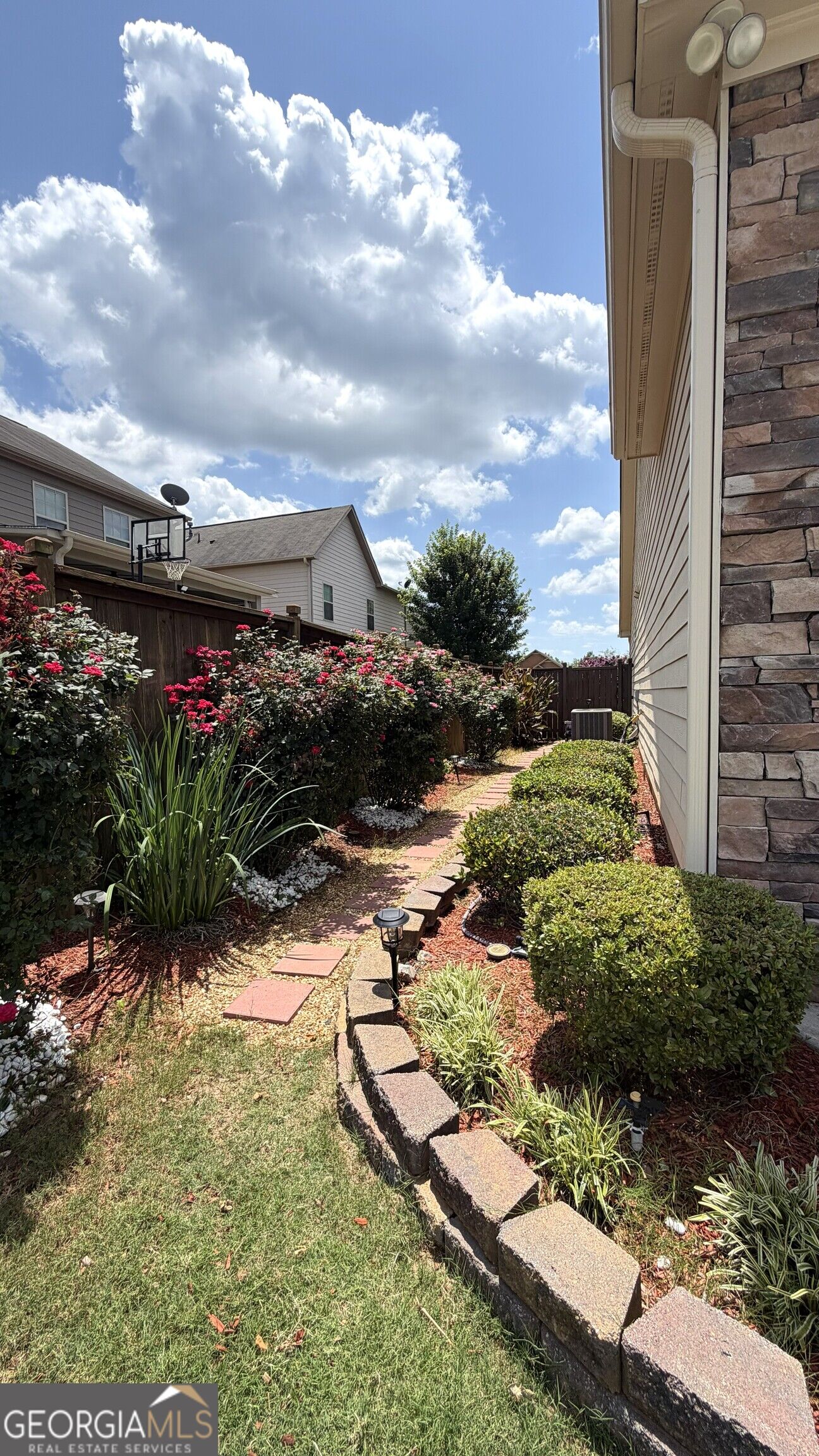 1229 Sonoma LN