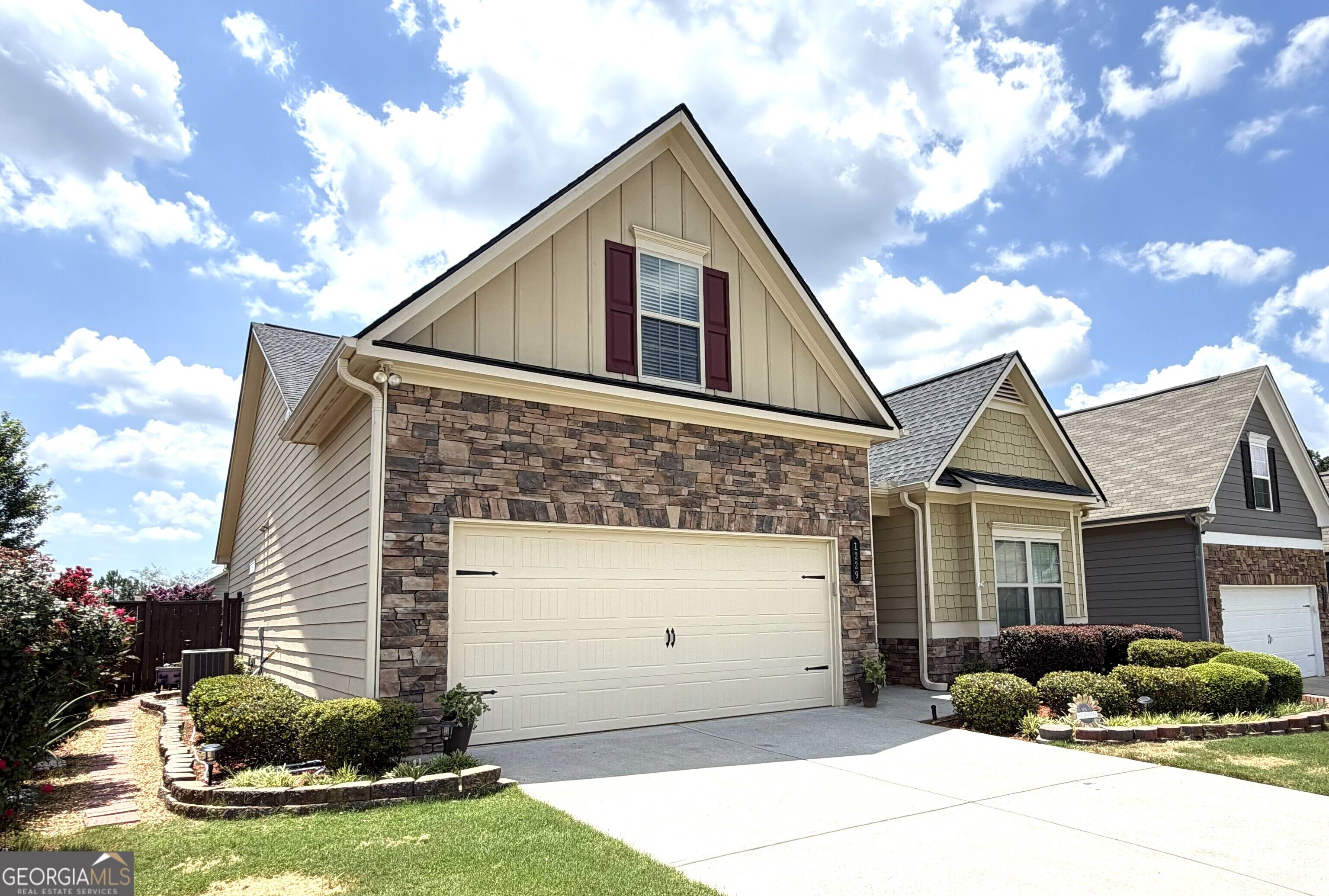 1229 Sonoma LN