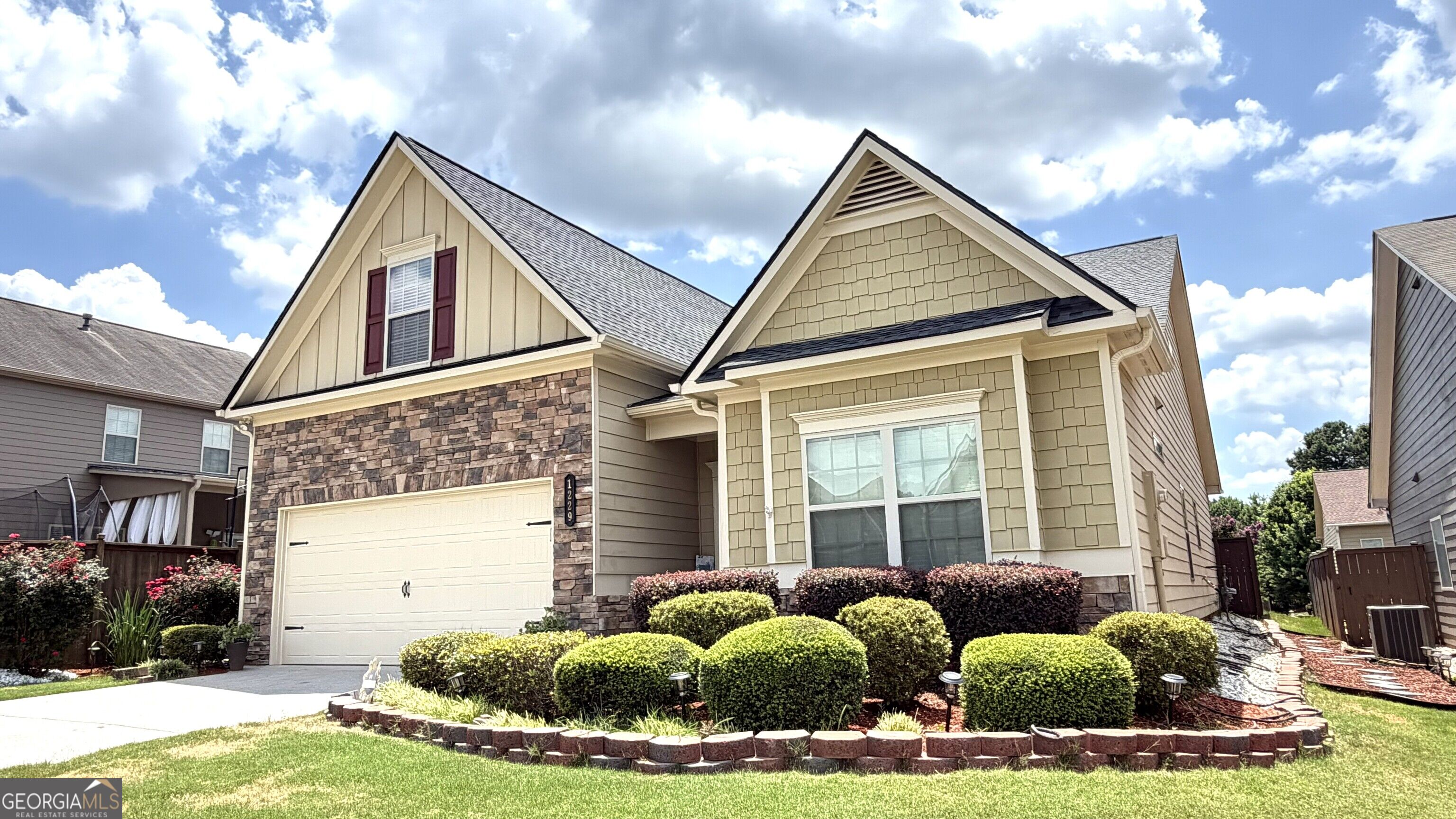 1229 Sonoma LN