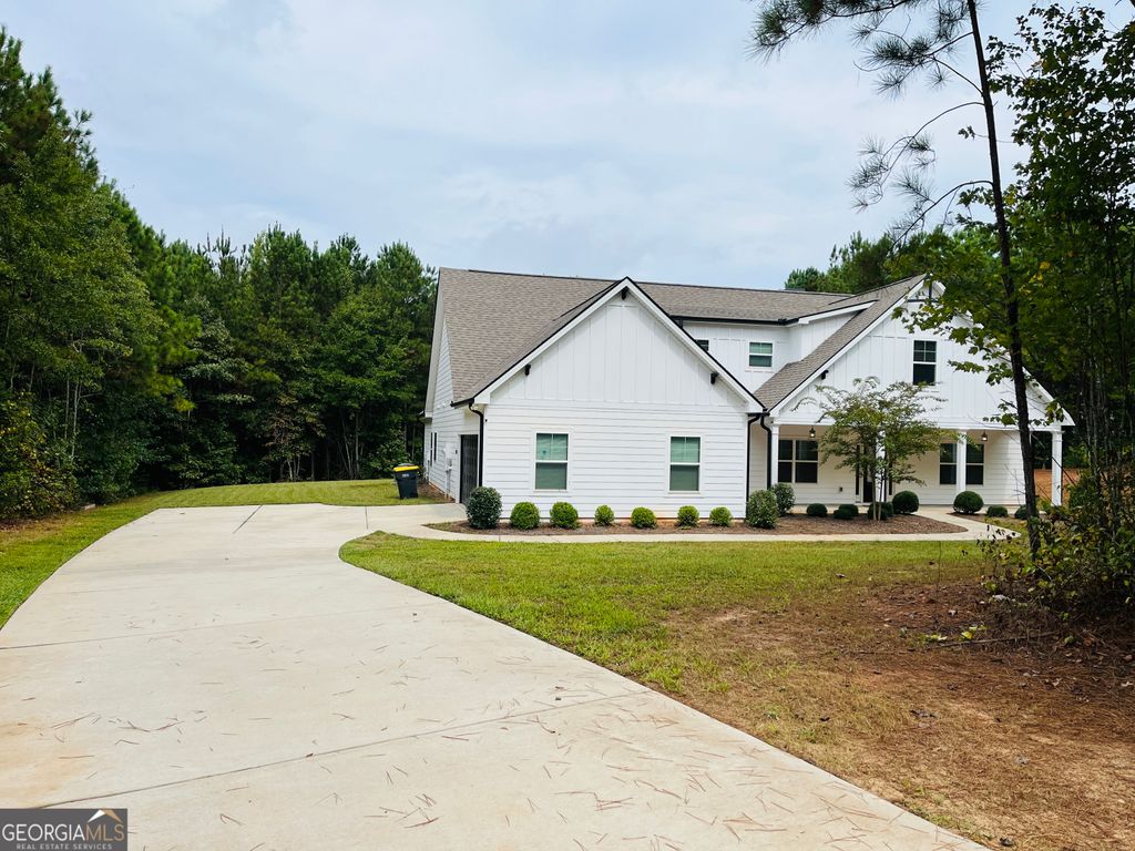 Photo of 1417 Rockhouse Road, Senoia, GA 30276 (MLS # 10638813)