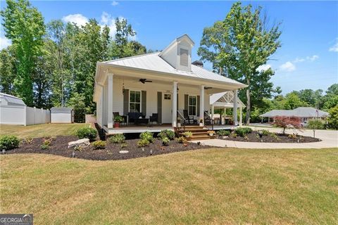 Single Family Residence in Cleveland GA 285 Underwood Street.jpg