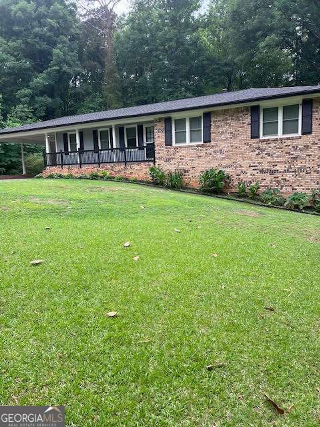 Photo of 5041 Fitts Dr, Roswell, GA 30075 (MLS # 10771958)