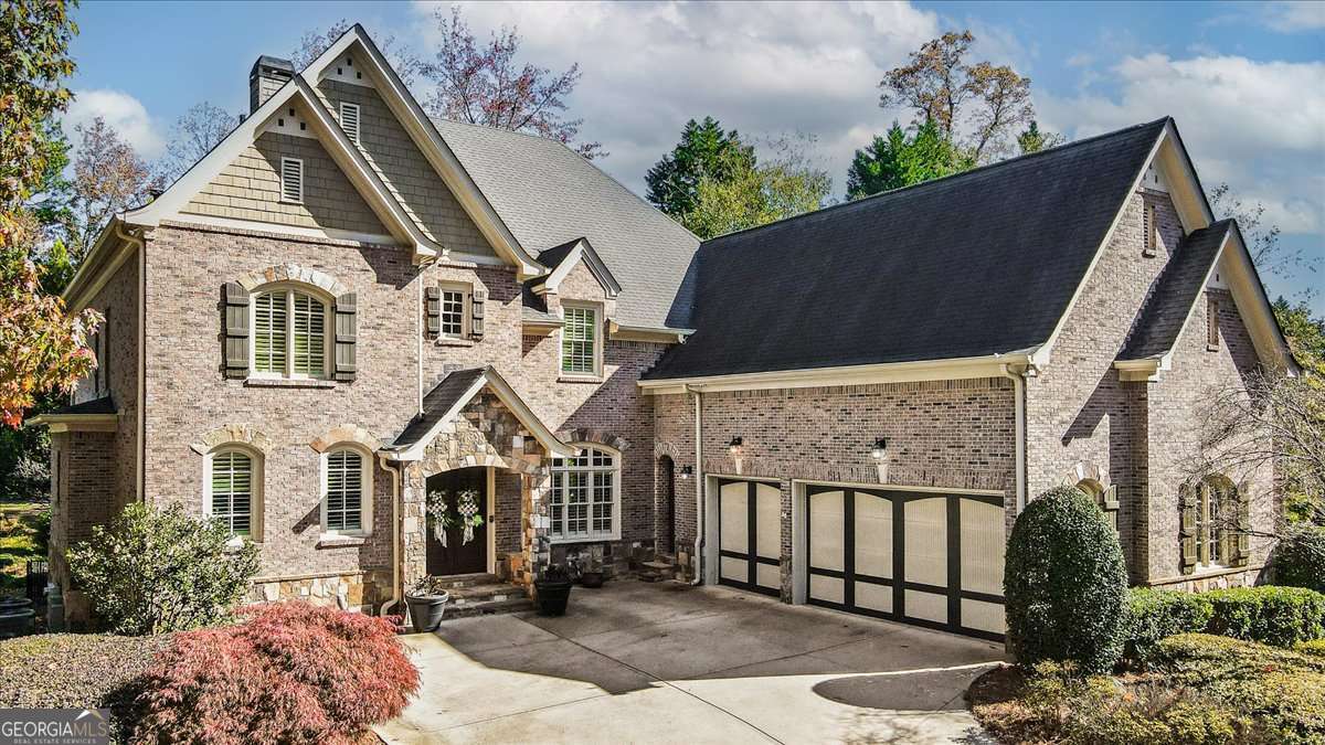 3283 Stratfield DR NE