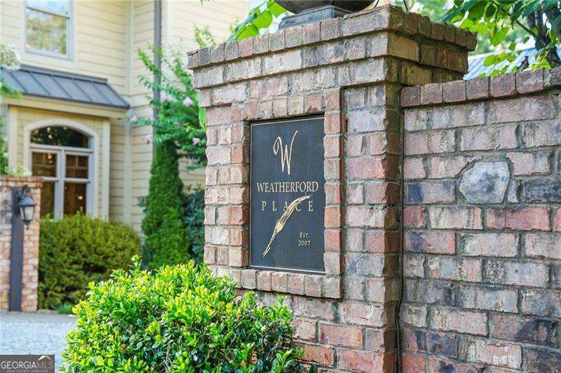 Weatherford Place / Historic Roswell - Residential