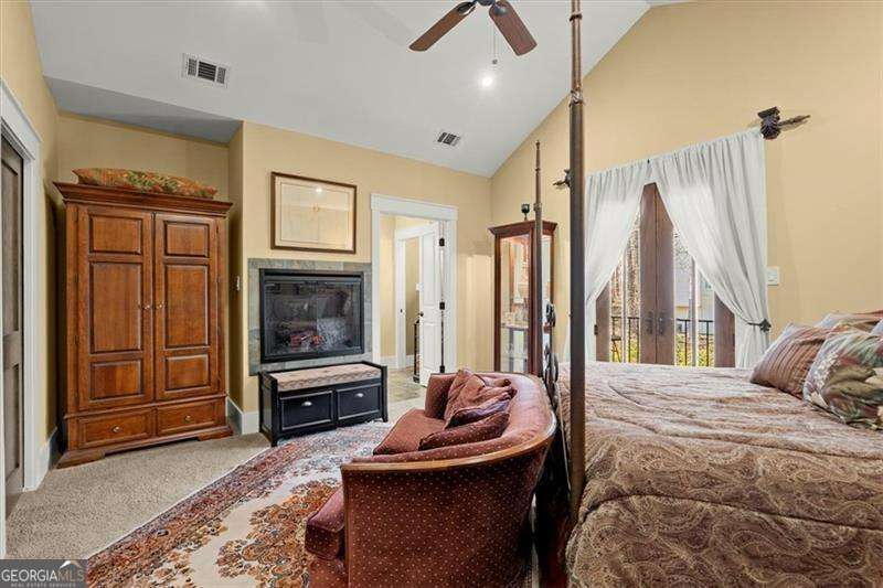 Weatherford Place / Historic Roswell - Residential