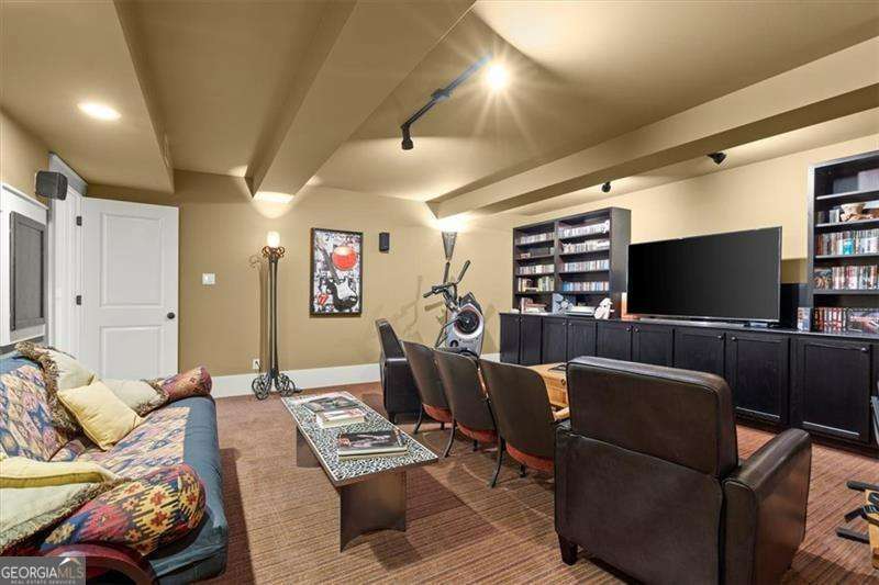 Weatherford Place / Historic Roswell - Residential