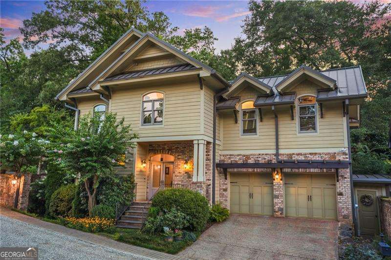 Weatherford Place / Historic Roswell - Residential