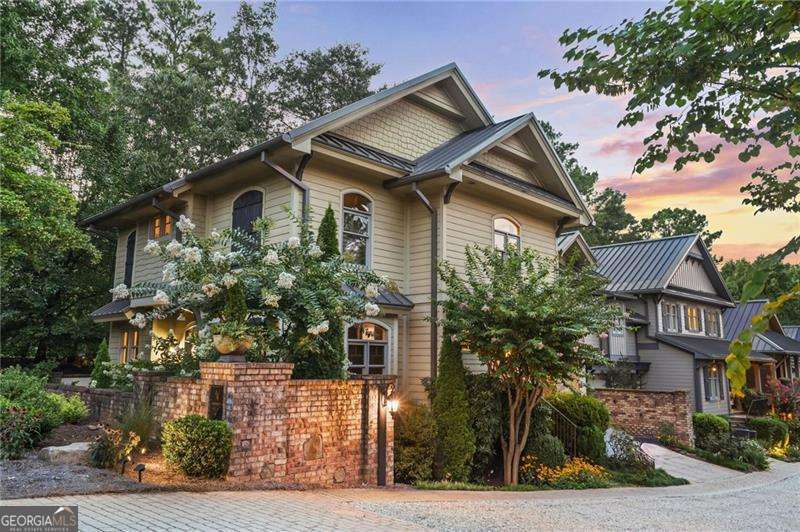 Weatherford Place / Historic Roswell - Residential